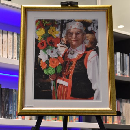 "Dawne życie na Kurpiach": pamięci Marianny Staśkiewicz w gminnej bibliotece [ZDJĘCIA]
