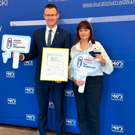 Sukces edukacyjny w Rzekuniu. Nagrody dla szkoły i wójta! [ZDJĘCIA]