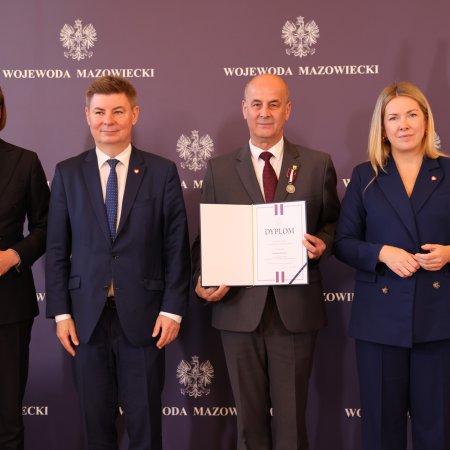 Wójt gminy Lelis Stefan Prusik uhonorowany prestiżowym odznaczeniem ministerialnym