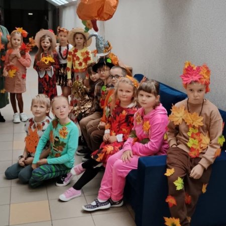 Jesienna rewia mody w Lipnikach. Pierwszoklasiści udowodnili, że jesień nie jest nudna! [ZDJĘCIA]