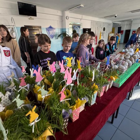 Wielkanocny Kiermasz Charytatywny. Serce w każdym cieście, pomoc w każdej ozdobie [ZDJĘCIA]