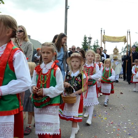 Boże Ciało w Kadzidle – barwna manifestacja wiary i kurpiowskiej tradycji [ZDJĘCIA]
