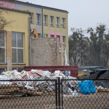 Zmiana planów w sprawie "szóstki". Wyburzono salę gimnastyczną, teraz... ma powstać nowa