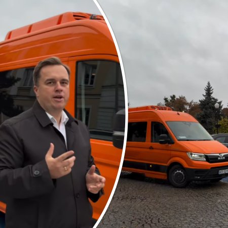 Nowy autobus szkolny już dotarł do Ostrołęki. Tak się prezentuje. ZOBACZ WIDEO