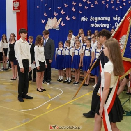 Nareszcie wakacje! "Gratuluję Wam wytrwałości" - usłyszeli uczniowie