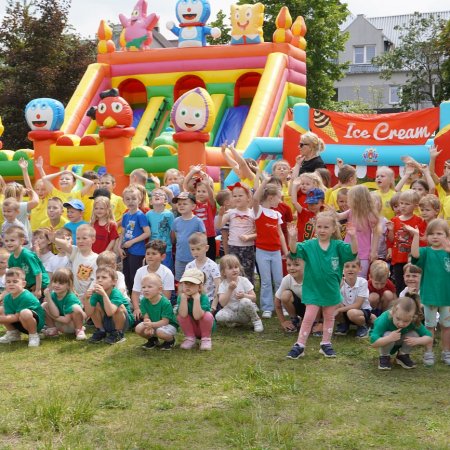 Strażacy, wojskowi i dmuchańce: Dzień pełen wrażeń w ostrołęckiej "Siódemce" [ZDJĘCIA]