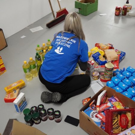 Liczenie trwało do nocy! Podsumowanie pierwszego dnia Świątecznej Zbiórki Żywności 2025 [ZDJĘCIA]