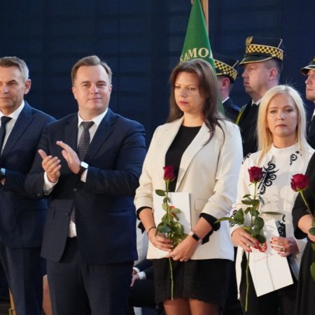 Ostrołęka dziękuje nauczycielom za trud włożony w pracę! Obchody Dnia Edukacji Narodowej w Ostrołęce [ZDJĘCIA, WIDEO]