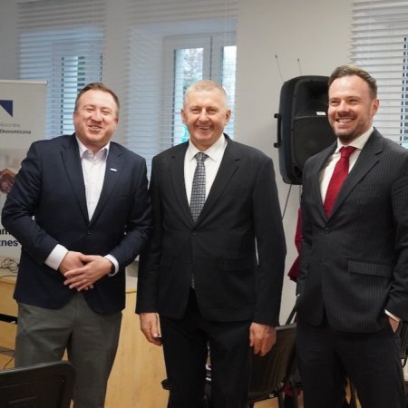 Ostrołęckie Forum Biznesowe z PAIH i BGK: Ostrołęka stawia na eksport [ZDJĘCIA]