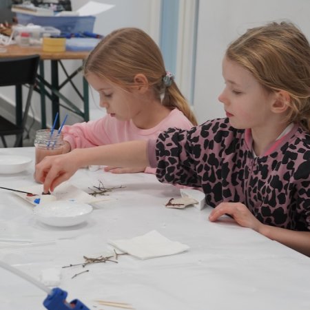 Duch świąt triumfuje! Ostatni dzień jarmarku z warsztatami w Muzeum Kultury Kurpiowskiej oraz Galerii Ostrołęka! [ZDJĘCIA]