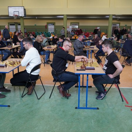 Szachowe Walentynki w Rzekuniu: ponad 80 zawodników na starcie turnieju [ZDJĘCIA]