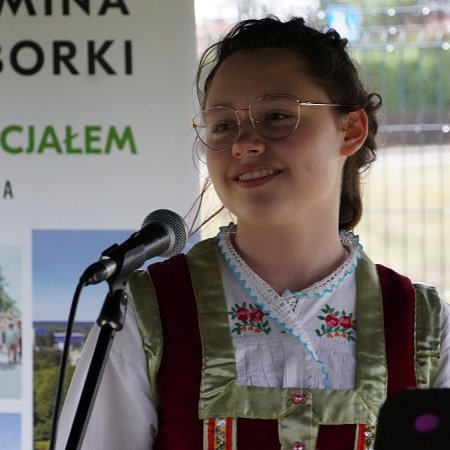 Aleksandra Zyśk oczarowała publiczność w Antoniach – „Letnie granie” mimo deszczu pełne emocji [WIDEO, ZDJĘCIA]