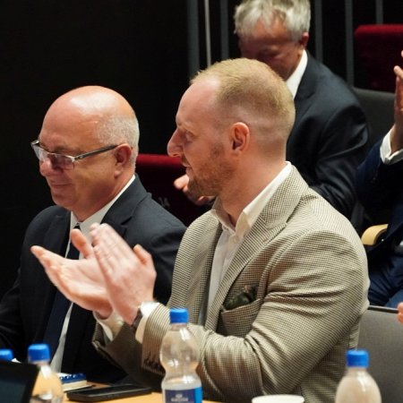 Wotum zaufania i absolutorium dla starosty ostrołęckiego. Radni nie mieli wątpliwości [ZDJĘCIA]