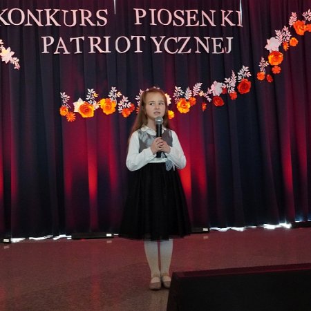 Laureaci I Gminnego Konkursu Pieśni Patriotycznych. Wielki sukces wydarzenia organizowanego przez Szkołę w Grabówku [WIDEO, ZDJĘCIA]