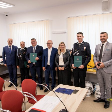 Nowoczesny sprzęt dla strażaków OSP w gminie Lelis [ZDJĘCIA]