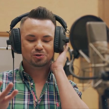 Świąteczny singiel od Jakuba Milewskiego. "To tylko przedsmak" [WIDEO]