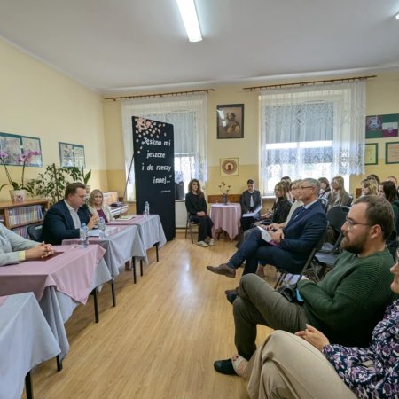 Czytanie Norwida w II LO. Cenna lekcja z niezwykle ważnym przesłaniem [WIDEO, ZDJĘCIA]