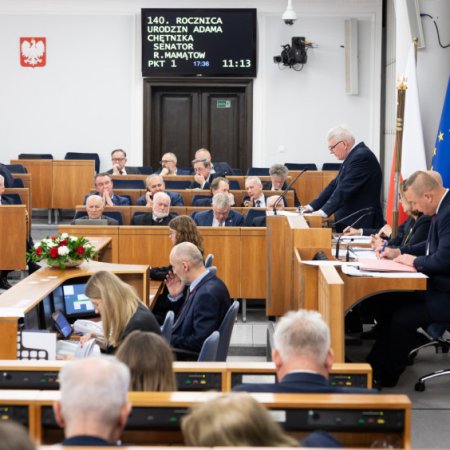 Senat uczcił 140. rocznicę urodzin Adama Chętnika. "Stanowi wzór, jak żyć i pracować dla wspólnoty"