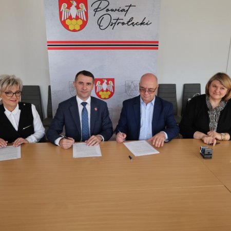 20 tysięcy złotych na dworek w Przystani! Powiat ostrołęcki dofinansowuje remont zabytku