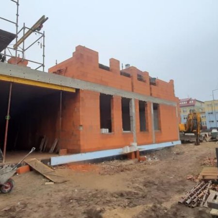 Ważny etap rozbudowy ZSP w Myszyńcu zakończony. Odbył się pierwszy odbiór prac przy nowej poradni [ZDJĘCIA]