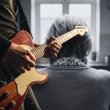 "Muzyk z Ekwadoru" rozkochał i oszukał 59-latkę. Kobieta straciła niemal 13 tys. złotych!