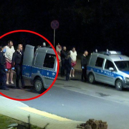 Policjanci zaskoczyli go późnym wieczorem. Nawet nie zdążył się ubrać [ZDJĘCIA]