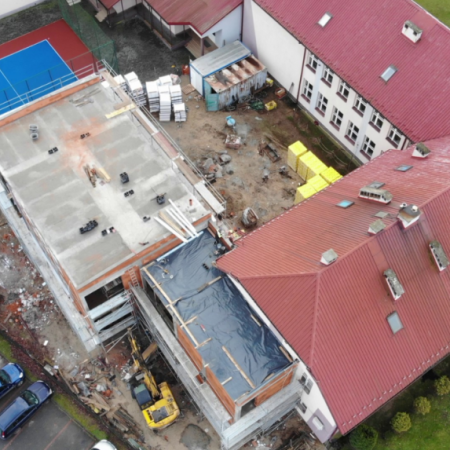 Nowa siedziba poradni w Myszyńcu nabiera kształtów. Ponad 3,4 mln zł z funduszy unijnych! [ZDJĘCIA]