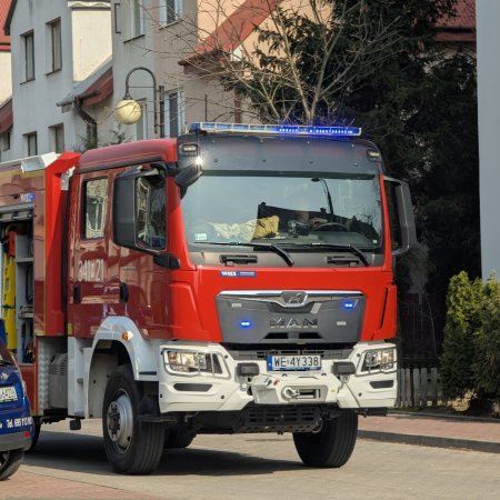 Brak kontaktu od dwóch dni. Interwencja służb w mieszkaniu samotnej kobiety [ZDJĘCIA]