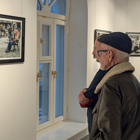 Wystartował XVII Ostrołęcki Festiwal Fotografii. "Obraz i słowo" na otwarcie [ZDJĘCIA]
