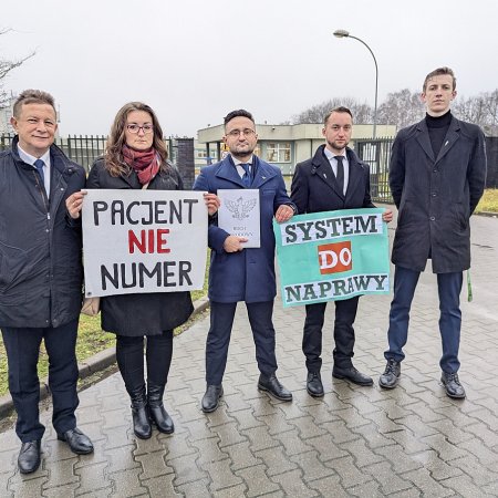 „Jesteśmy tylko pozycją w Excelu”. Konfederacja w Ostrołęce o zapaści szpitala i „trybie awaryjnym” [WIDEO]
