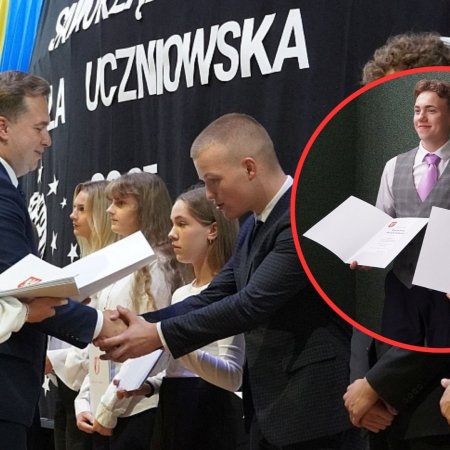 Ostrołęka dumna ze swoich uczniów! Rekordowa liczba stypendystów nagrodzonych podczas gali samorządowej [WIDEO, ZDJĘCIA]