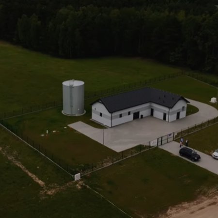 Nowa stacja uzdatniania wody w Dzbeninie już działa – koniec problemów z wodą dla mieszkańców kilku sołectw [WIDEO, ZDJĘCIA]