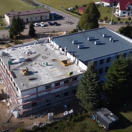 Wielka metamorfoza Szkoły Podstawowej w Drwęczy. Inwestycja za 10 mln zł zmienia oblicze edukacji w Gminie Rzekuń [WIDEO]
