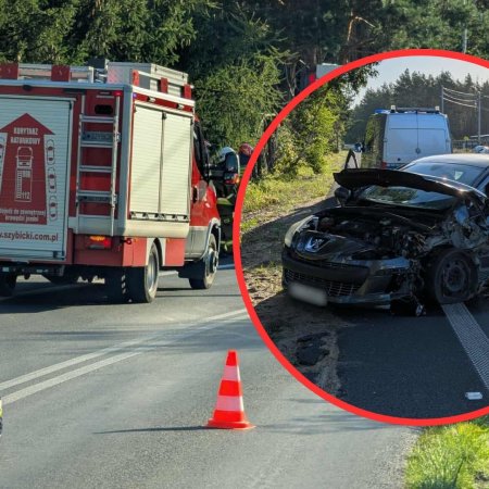 Poważny wypadek pod Ostrołęką. Droga w Łęgu Starościńskim zablokowana [ZDJĘCIA]