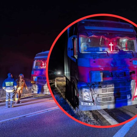 Wieczorny wypadek pod Ostrołęką. Wyciek płynów, zadymienie i uszkodzona ciężarówka [ZDJĘCIA]