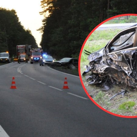 Czołowe zderzenie audi i volkswagena. 17-latka i 24-latek w szpitalu [ZDJĘCIA]
