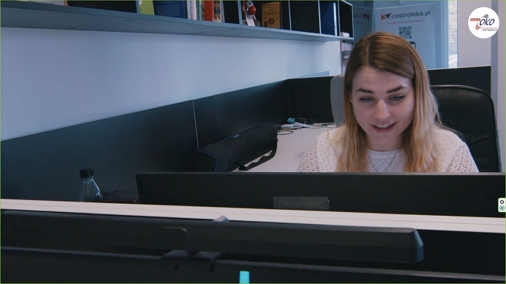 Wyjątkowy prezent od Radia OKO. Mieszkańcy Ostrołęki i regionu w teledysku "Dzień jeden w roku" [WIDEO]