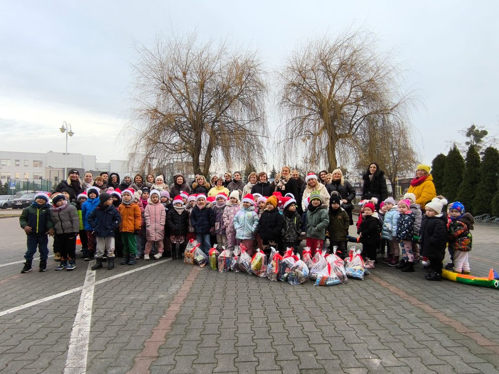 „Niech słodka gwiazdka zaświeci”. Przedszkole Miejskie nr 8 z akcją charytatywną dla potrzebujących! [ZDJĘCIA]