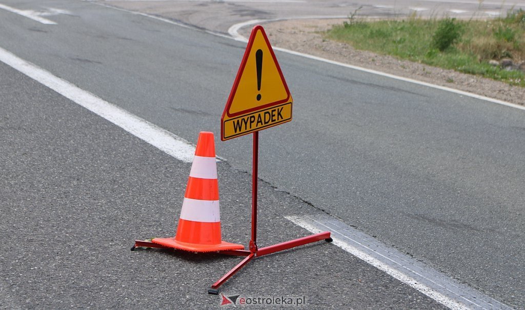 Nietypowy wypadek w Guzowatce: kierowca ciągnika wpadł do rowu, bo…