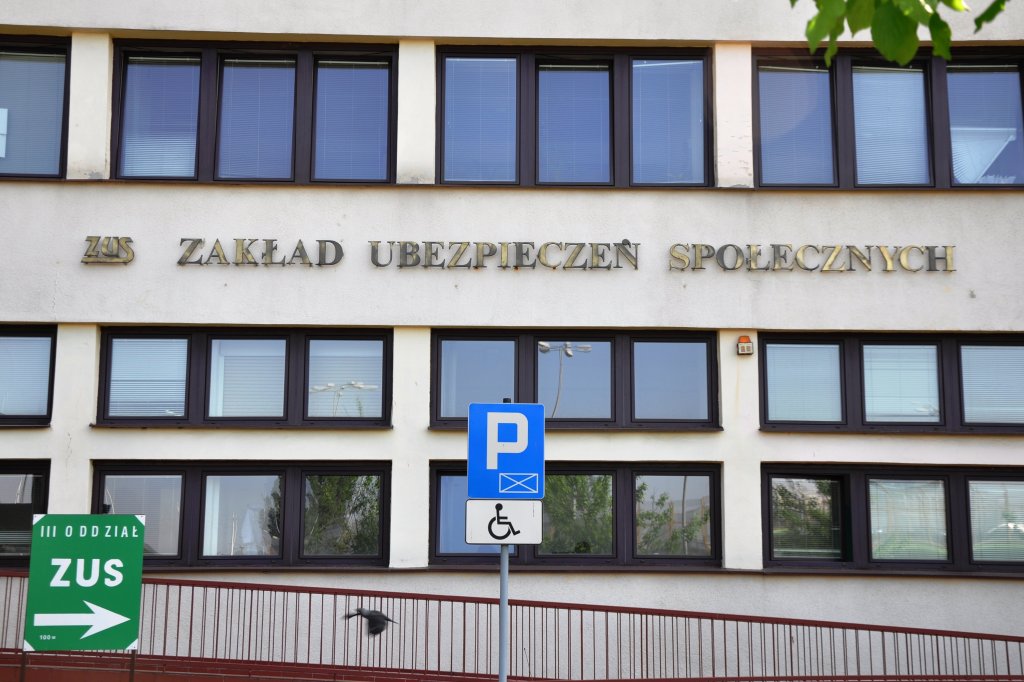 Wybierasz się do ZUS? Lepiej to przeczytaj - zmiana godzin obsługi klientów