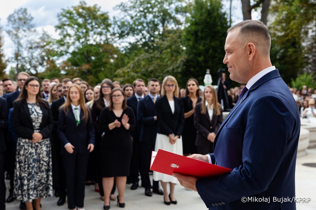 Sąd Rejonowy w Ostrołęce wzmocniony kadrowo. Prezydent Nawrocki wręczył nominacje [ZDJĘCIA]