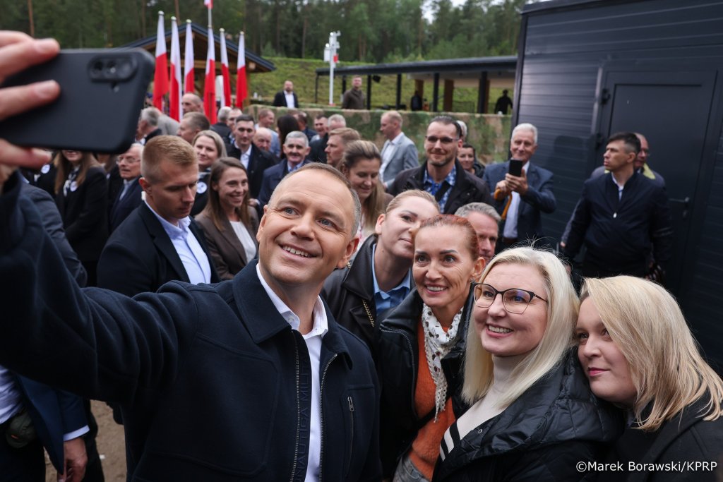 Prezydent Nawrocki otworzył strzelnicę. Zaapelował o debatę o dostępie do broni [ZDJĘCIA]
