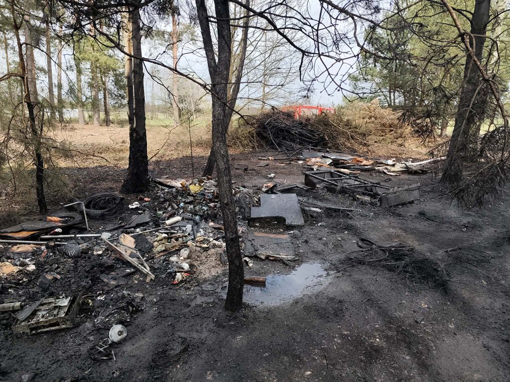Kolejny pożar w gminie Goworowo. Ogień w Michałowie nie był przypadkiem [ZDJĘCIA]