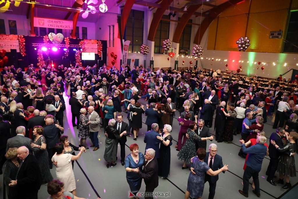 Seniorzy z Ostrołęki przetańczyli karnawał! I chcą jeszcze więcej! [ZDJĘCIA]