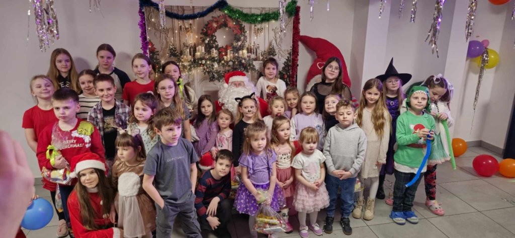 Świąteczna zabawa w świetlicy wiejskiej. Tak bawiły się dzieci w Żabinie [ZDJĘCIA]