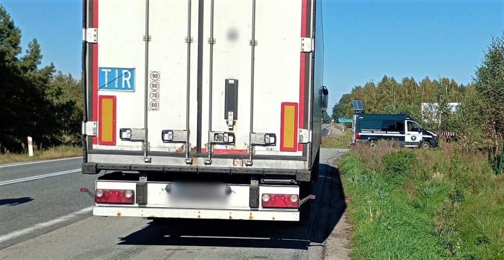 Przewóz owoców bez transmisji SENT-GEO. ITD z Ostrołęki zatrzymała mołdawski zestaw