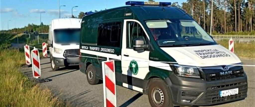 Ostrołęckie ITD przechwyciła transport na S8. Przewoźnik ma ogromny problem [ZDJĘCIA]