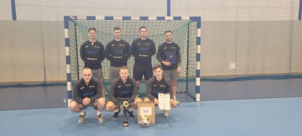 Ostrołęccy policjanci triumfują w Ciechanowie! Sukces piłkarski funkcjonariuszy