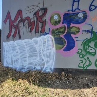 Koniec „artystycznych” popisów pod mostem. Policjantka po służbie złapała wandali na gorącym uczynku!