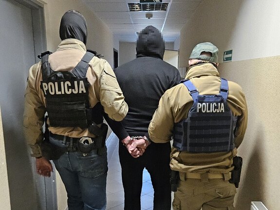Znamy powody zatrzymania 40-latka. Akcja kontrterrorystów w Ostrołęce [WIDEO]